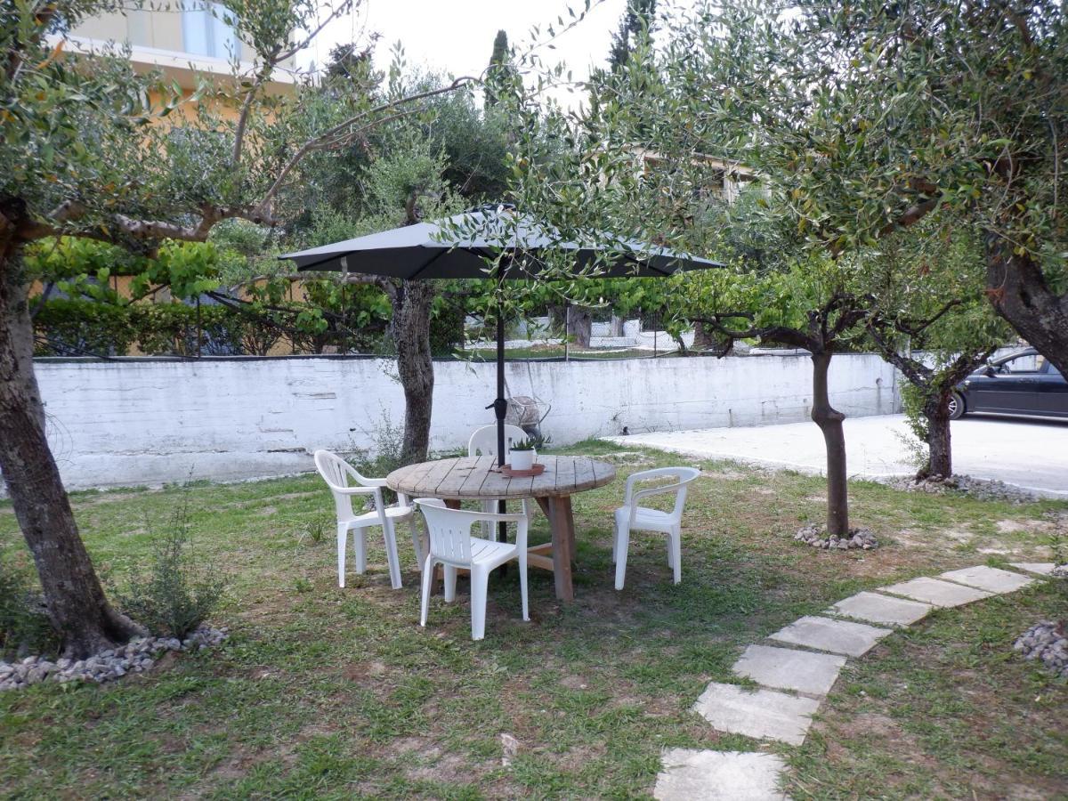 Gardelis Gardens Apartment *
