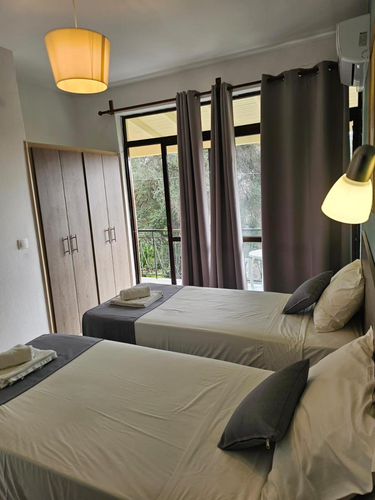 Gardelis Gardens Apartment *