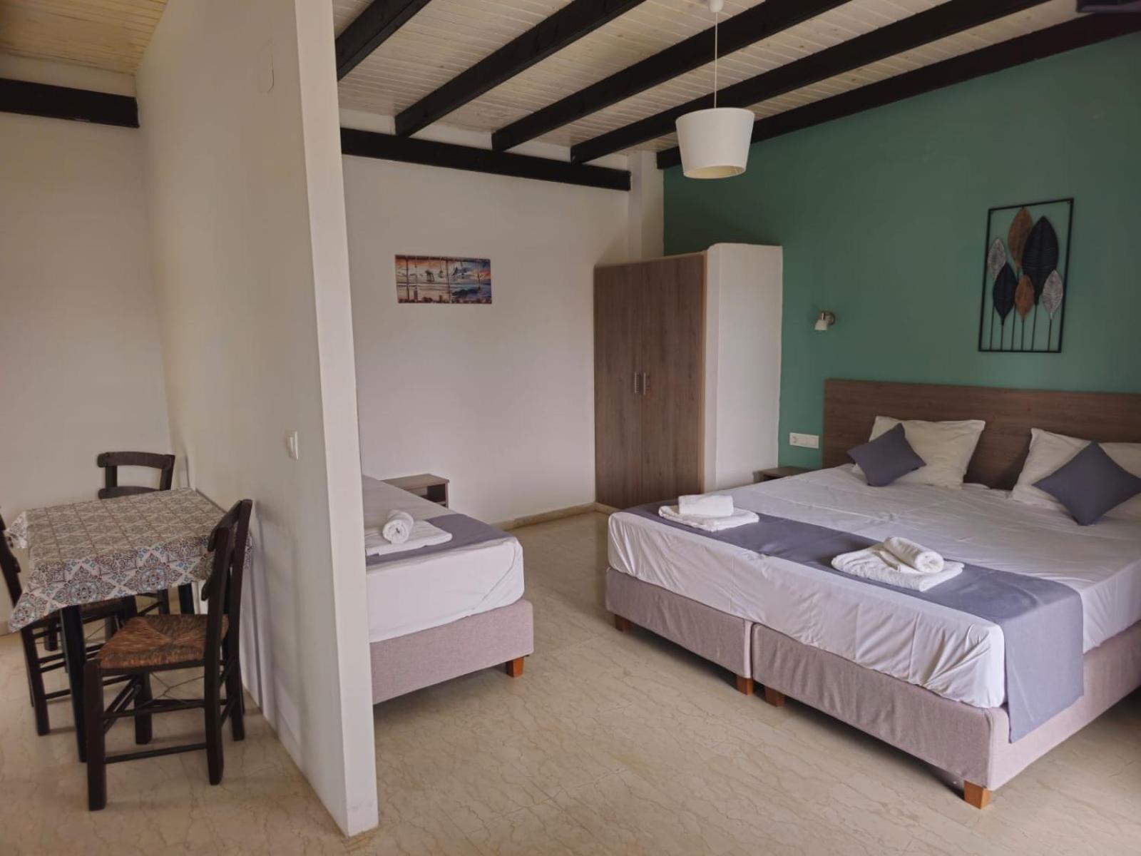 Apartment Gardelis Gardens *