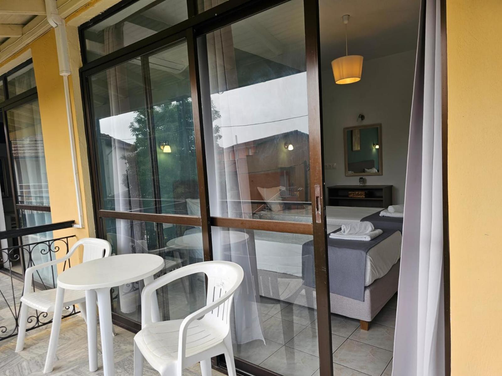 Gardelis Gardens Apartment *